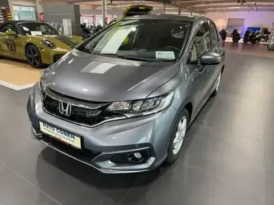 Usado Honda Jazz Elegance 102 HP (75 kW) 2019 Cinzento Citadino