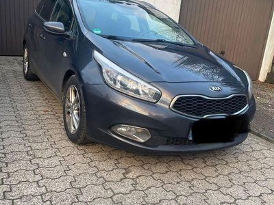 Gebraucht Kia Carens Edition 7 141 PS (103 kW) 2015 Grau Van / Kleinbus