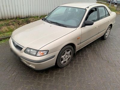 Begagnad Mazda 626 90 HK (66 kW) 1998 Guld Sedan
