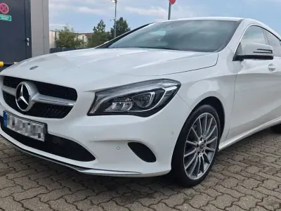 Gebraucht Mercedes CLA180 Shooting Brake 122 PS (89 kW) 2019 Weiß Kombi
