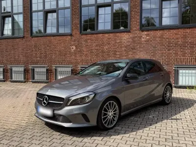 Gebraucht Mercedes A180 AMG 122 PS (89 kW) 2016 Silber Kleinwagen