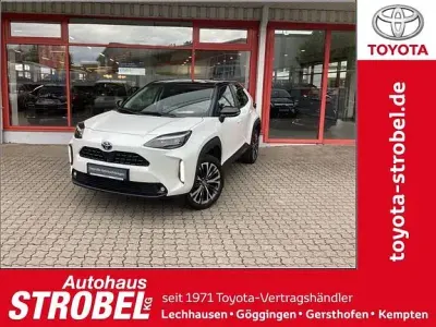Gebraucht Toyota Yaris Elegant 116 PS (85 kW) 2022 Platinweiss metallic, dach schwarz Kleinwagen