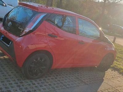 gebraucht Toyota Aygo X 1,0-l-VVT-i + 4/5 Türer + 8-fach bereift