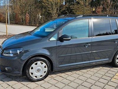 Gebraucht VW Touran Comfortline 140 PS (102 kW) 2015 Grau Van / Kleinbus