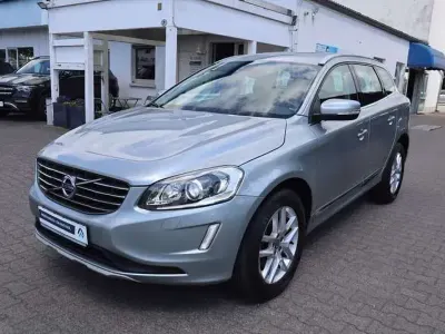 Gebraucht Volvo XC60 Summum 190 PS (139 kW) 2017 Inscription electric silver me SUV