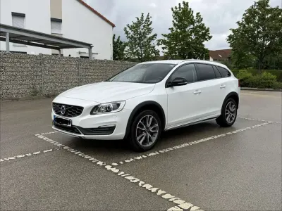 Gebraucht Volvo V60 CC Pro 200 PS (147 kW) 2017 Weiß Kombi