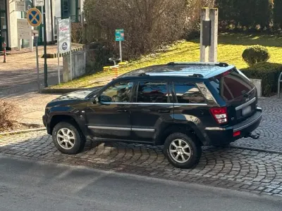 Gebraucht Jeep Grand Cherokee Overland 218 PS (160 kW) 2006 Schwarz SUV