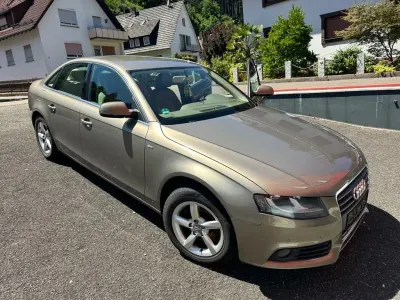 Gebraucht Audi A4 Attraction 120 PS (88 kW) 2010 Gold Limousine