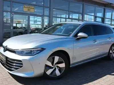 Gebraucht VW Passat IQ Drive 360 PS (264 kW) 2024 Silber Kombi