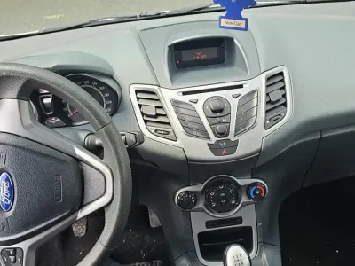 Gebraucht Ford Fiesta 60 PS (44 kW) 2009 Weiß Kleinwagen