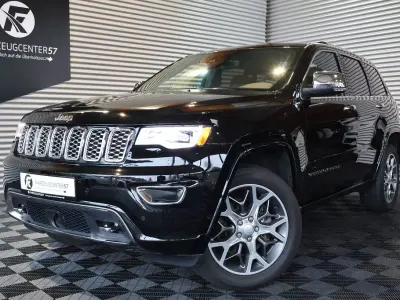 Gebraucht Jeep Grand Cherokee Overland 364 PS (267 kW) 2020 Schwarz SUV
