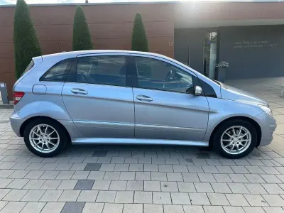 Gebraucht Mercedes B200 193 PS (141 kW) 2006 Blau Van / Kleinbus