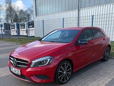 Second-hand Mercedes A180 Style 122 CP (89 kW) 2014 Roșu Berlinǎ