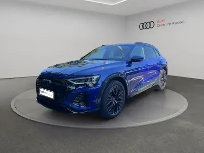 Gebraucht Audi Q8 e-tron S-Line 300 kW (408 PS) 2023 Ultrablau metallic SUV