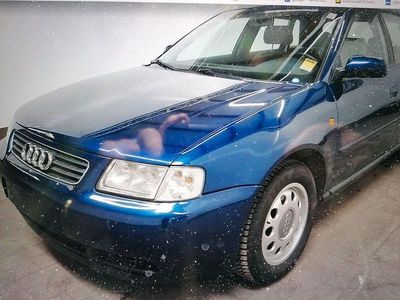 Usata Audi A3 Sport 125 CV (91 kW) 2000 Blu Utilitaria
