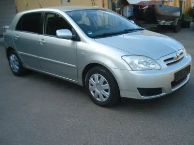 Gebraucht Toyota Corolla 96 PS (70 kW) 2005 Silber Limousine