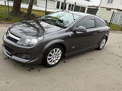 Gebraucht Opel Astra GTC Innovation 180 PS (132 kW) 2009 Grau Kombi