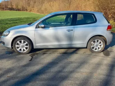 Gebraucht VW Golf 78 PS (57 kW) 2010 Silber Coupé