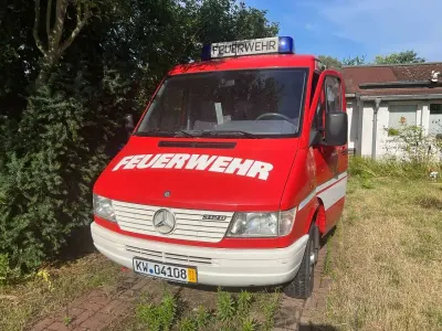 Gebraucht Mercedes Sprinter 116 PS (85 kW) 1999 Rot Van