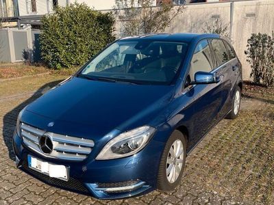 gebraucht Mercedes B180 B 1807G-DCT Vollausstattung 1. Hand Scheckheft