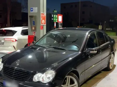 Gebraucht Mercedes C200 Avantgarde 163 PS (119 kW) 2006 Schwarz Limousine