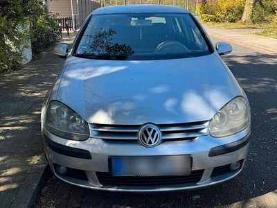 Gebraucht VW Golf V 115 PS (84 kW) 2003 Silber Kleinwagen
