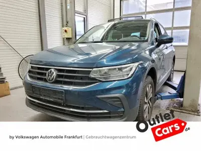 Gebraucht VW Tiguan Active 150 PS (110 kW) 2021 Nightshade blue metallic SUV