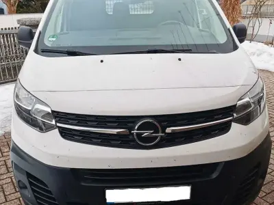 Gebraucht Opel Vivaro-e Combi 120 PS (88 kW) 2021 Weiß Van / Kleinbus