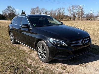 Gebraucht Mercedes C180 Avantgarde 156 PS (114 kW) 2016 Schwarz Kombi