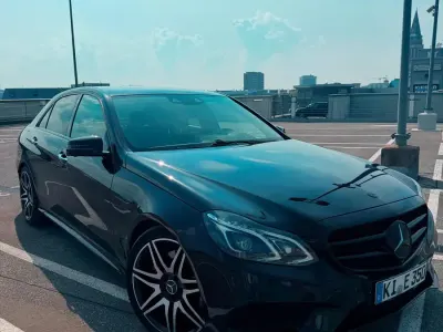 Gebraucht Mercedes E350 258 PS (189 kW) 2015 Schwarz Limousine