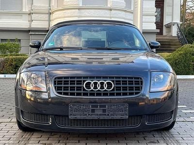 Second-hand Audi TT Roadster Sport 150 CP (110 kW) 2003 Negru Cabrio