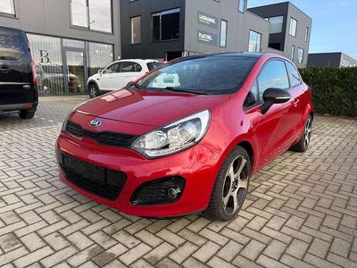 Gebraucht Kia Rio 84 PS (61 kW) 2011 Rot Limousine