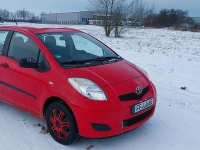 Rot Gebraucht 2010 Toyota Yaris Limousine | 3.499 € (Fairer Preis)