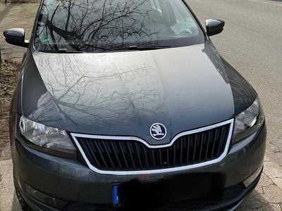 Gebraucht Skoda Rapid Active 95 PS (69 kW) 2018 Grau Kleinwagen