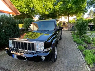 Gebraucht Jeep Commander Limited 218 PS (160 kW) 2009 Schwarz SUV
