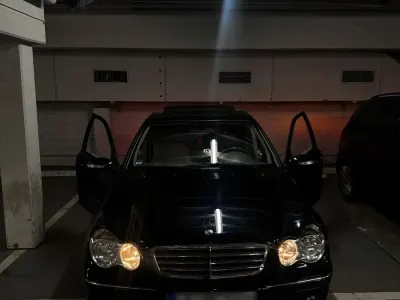 Gebraucht Mercedes C220 150 PS (110 kW) 2006 Blau Limousine