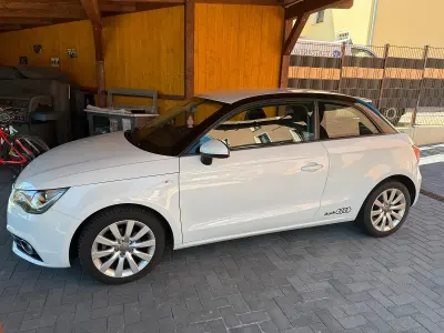 Gebraucht Audi A1 Attraction 86 PS (63 kW) 2013 Weiß Kleinwagen