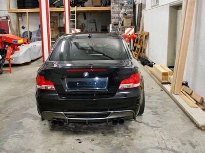 Gebraucht BMW 135 Performance 306 PS (225 kW) 2008 Schwarz Kleinwagen