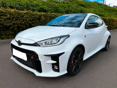 Used Toyota Yaris 261 HP (191 kW) 2024 White Hatchback