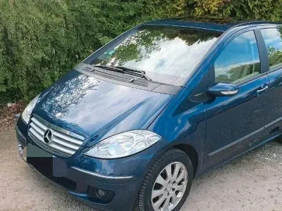 Używany Mercedes A180 109 KM (80 kW) 2007 Niebieski Sedan/Limuzyna