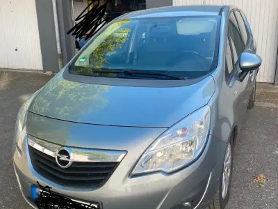 Gebraucht Opel Meriva 120 PS (88 kW) 2012 Silber Van / Kleinbus