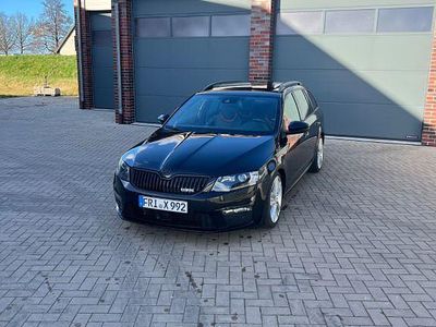 Schwarz Gebraucht 2016 Skoda Octavia RS Kombi | 12.299 € (Guter Preis)