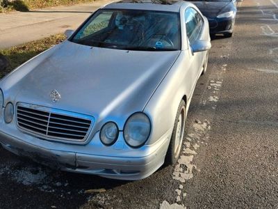 Usata Mercedes CLK320 Avantgarde 218 CV (160 kW) 2000 Argento Coupé