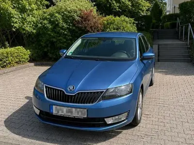 Gebraucht Skoda Rapid Elegance 105 PS (77 kW) 2012 Blau Kleinwagen