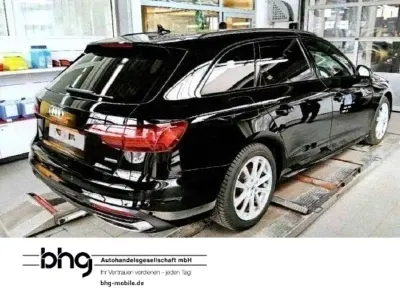 Używany Audi A4 Advanced Plus 204 KM (150 kW) 2023 Czarny Kombi