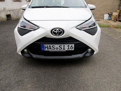 Second-hand Toyota Aygo Team 72 CP (52 kW) 2020 Alb Hatchback