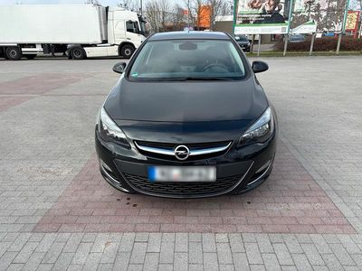 Gebraucht Opel Astra Active 140 PS (102 kW) 2013 Schwarz Limousine