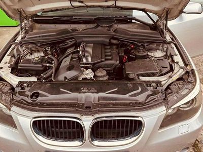 Gebraucht BMW 525 192 PS (141 kW) 2004 Silber Kombi