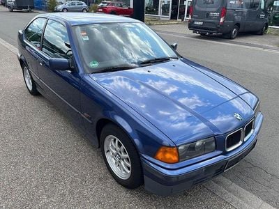 Usado BMW 316 102 HP (75 kW) 1995 Azul Sedan