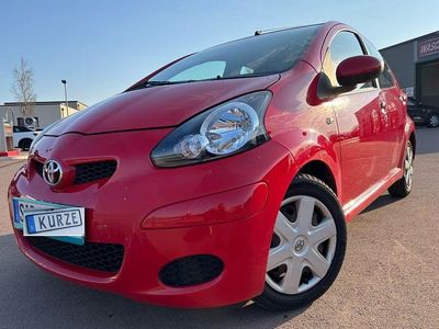 Gebraucht Toyota Aygo 68 PS (50 kW) 2010 Rot Kleinwagen